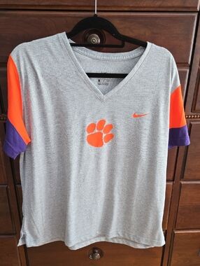 Nike Dri-Fit Women's Clemson University Tshirt Size XXL. Like new !
